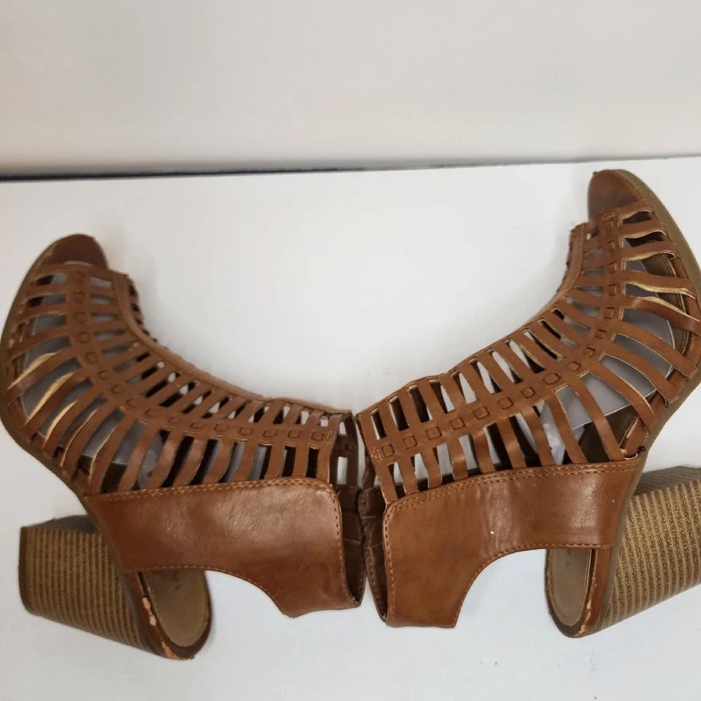 Rampage Womens Gladiator Heeled Sandals Size 8.5M Brown Open Toe Zip‎ Closure
